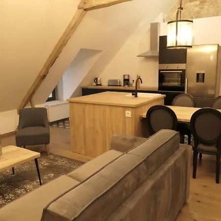 Domaine De La Cour Des Lys Caen-bayeux Aparthotel