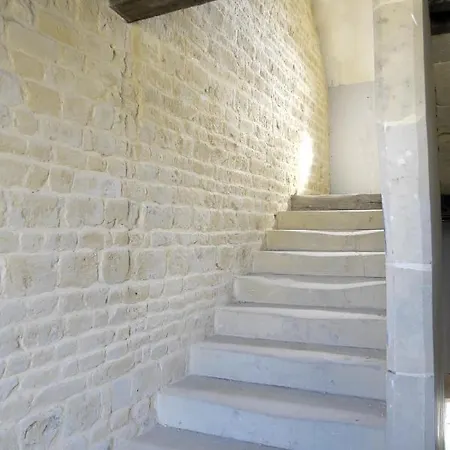 Domaine De La Cour Des Lys Caen-bayeux Aparthotel *